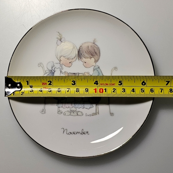 Precious Moments Months of the Year Plates - November - Picture 7 of 10